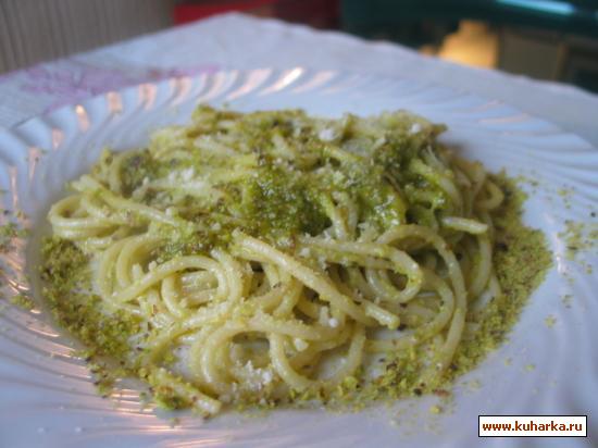 Рецепт Спагетти под соусом песто из фисташек
