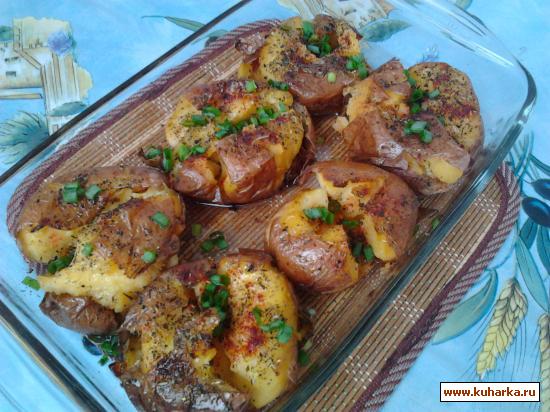 Рецепт Картофель, запеченный с прованскими травками и паприкой.