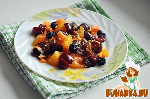 Рецепт Морковный салат с вишней и мандаринами