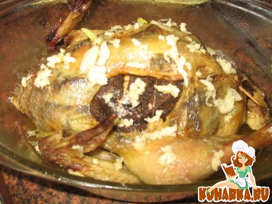 Рецепт Курица (без филе грудки), начиненная ржаным хлебом, запеченная в микроволновке